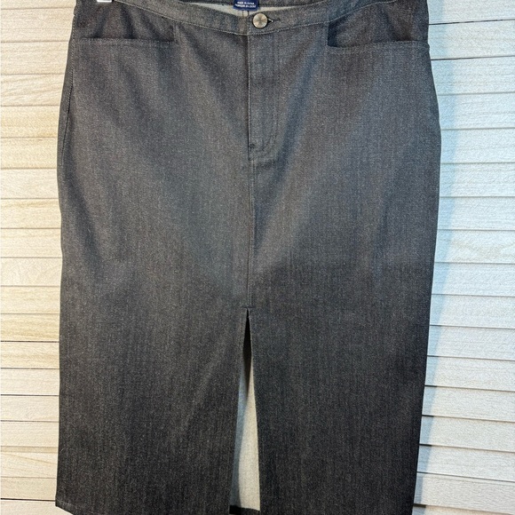 Ralph Lauren Sport Classic Gray Denim Skirt excellent condition. Medium - Picture 2 of 7